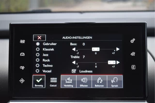 Citroën C4 Cactus 1.2 PureTech Shine Airbump Blackline  | NL-Auto | Nav | Cruise Control | PDC achter | LM-Velgen allweather | NAP | Distributie vervangen / 42