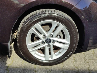 Toyota Corolla Touring Sports 1.8 Hybrid Style TREKHAAK BLIND SPOT STOEL/STUURVERW PARK-SENSOREN HEAD-UP EL-ACHTERKLEP APPLE/ANDROID 16'' LM-VELGEN AD-CRUISE CLIMA / 38