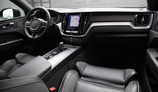 Volvo XC60 T6 Plug-in hybrid AWD R-Design Panorama|H/K Audio / 19