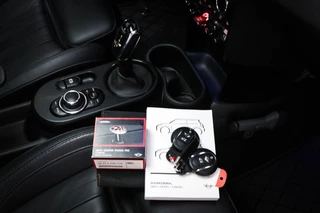 MINI 3-Door 2.0 John Cooper Works Classic / 64