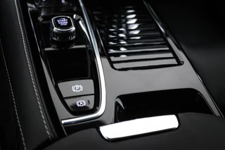 Volvo V60 2.0 T6 Recharge AWD R-Design | PARK ASSIST PACK | DAB | APPLE | VOORRUITVERWARMING | CAMERA / 40