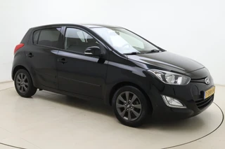 Hyundai i20 1.2i i-Vision / 9