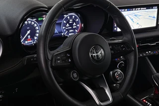 Alfa Romeo Tonale 1.3T PHEV Edizione Speciale Stuur/Stoelverwarming Adaptive Cruise Keyless Camera / 33