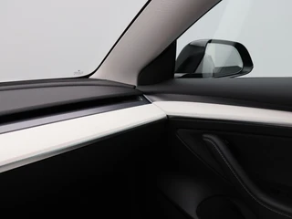 Tesla Model 3 Standard RWD Plus 60 kWh 238 Pk | Stoelverwarming | Panoramadak | Camera | Adaptive Cruise | 18 Inch | 41.788 Km !! / 27