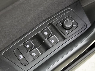 Volkswagen T-Roc 1.5 TSI Sport | Trekhaak | Camera | CarPlay | Stoel-/Stuuverwarming | Adaptive Cruise | / 25