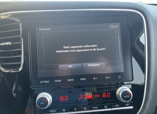 Mitsubishi Outlander 2.4 PHEV Intense+ 4WD 225 pk AUT. | 1e eigenaar | navigatie | trekhaak | elektr. v. stoel | carplay | alcantara / 28