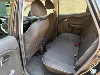 Kia Venga 1.4 CVVT DYNAMICLINE CAMERA/TREKHAAK/CRUISE / 12