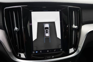 Volvo V60 B4 MHEV Ultimate Dark 197PK Pano l Harman l Leder l 360° | HUD | Winterpakket / 17