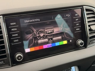 Skoda Karoq 1.5 TSI DSG Pano Camera Canton Leder/alca Trekhaak CarPlay Keyless Sfeer / 30