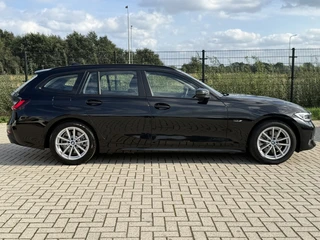 BMW 3-serie Touring 320e Business Edition Plus | Camera | Laser | Stoelverwarming | Carplay | / 7