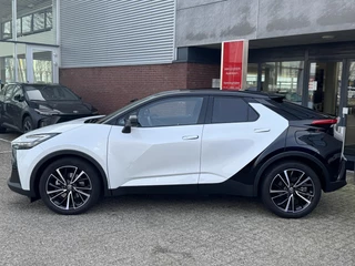 Toyota C-HR 2.0 Plug-in Hybrid 220 Première Edition PANODAK LEER 360° CAMERA JBL-AUDIO EL-STOEL STOEL/STUURVERW BLIND SPOT KEYLESS LED EL-ACHTERKLEP 19'' LM-VELGEN NL-AUTO / 6