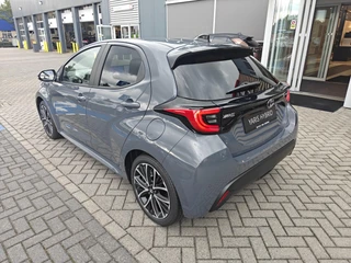 Toyota Yaris 1.5 Hybrid 115 Dynamic NIEUW DIRECT LEVERBAAR! MODEL 2026 STOEL/STUURVERW PARK-SENSOREN BLIND SPOT 17'' LM-VELGEN NAVI KEYLESS LED APPLE/ANDROID / 6