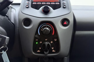 Peugeot 108 1.0 e-VTi Active | 72PK | 5-Deurs | Airco | Bluetooth | Multifunctioneel Stuurwiel | Privacy Glas | Elektrische Ramen Voor / 21