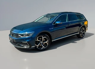 Volkswagen Passat 1.4 TSI PHEV * Panoramadak * Headup display * Dealer onderhouden *