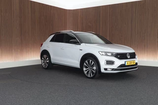 Volkswagen T-Roc 1.5 TSI 150pk DSG R-Line Sport Keyless Virtual Cockpit Navigatie / 9