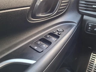 Hyundai Bayon 1.0 T-GDI Premium Automaat Stoel/Stuurverw. Carplay Camera 1Eig / 24