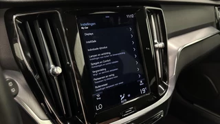 Volvo V60 2.0 B3 Momentum Business ECC NAVI CAMERA CARPLAY LM CRUISE. / 40