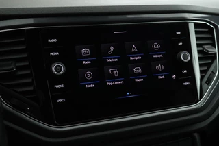 Volkswagen T-Roc 1.5 TSI 150pk R-Line Sport Camera Navigatie / 20