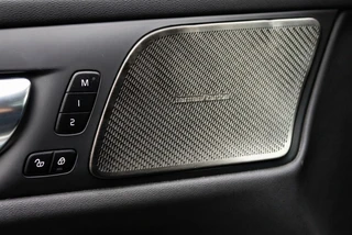 Volvo V60 B4 MHEV Ultimate Dark 197PK Pano l Harman l Leder l 360° | HUD | Winterpakket / 23