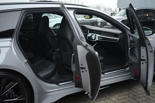 Audi RS6 Avant 4.0 TFSI quattro  Nardo Ceramic Pano Trekh Sportuitl HUD ACC Dynamic+ 4WS / 89
