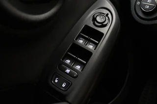 Fiat 500 X 1.5 Hybrid 130pk Sport Cabrio | Navigatie | Achteruitrijcamera | Apple Carplay/Android Auto | Climate control | Cruise control | LED lampen | Parkeersensoren | 18" Lichtmetalen velgen / 18