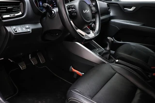 Kia Stonic 1.0 T-GDi MHEV GT-Line | LEDER | STUURVERWARMING | DAB | APPLE | CAMERA / 28