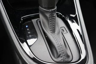 Toyota Yaris 1.5 HYBRID 115 STYLE STOEL-STUUR VERW. DODEHOEK LED KOPLAMPEN KEYLESS PARK.SENSOREN V+A / 20