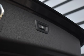 BMW 3 Serie Touring 320i M Sport Shadow  | Virtual Cockpit | Achteruitrijcamera | Groot Navi | HiFi | / 33