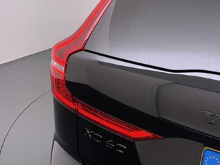 Volvo XC60 2.0 T6 Plug-in hybrid AWD Plus Dark / 2