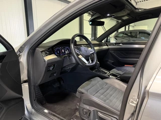 Volkswagen Passat 1.5 TSI R-Line Business + Pano Virtual H&K / 25