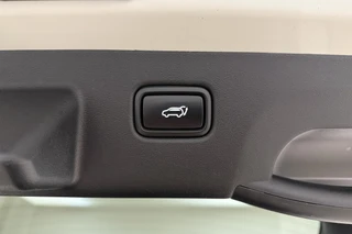 Kia EV6 GT-Line 77.4 kWh SOH: 100%! | Glazen schuifdak | Trekhaak | Stoel & Stuurverwarming | Electrische achterklep | Keyless | Rondomzicht camera / 16