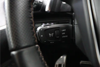 Peugeot 5008 1.2 PureTech Active Pack Business  GT - Trekhaak - All Seasonbanden - Schuif/kantel dak - Virena zekerheidspakket €895 / 57