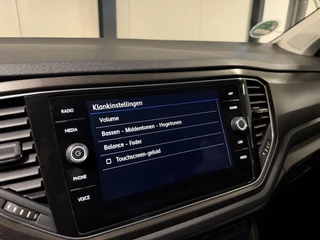 Volkswagen T-Roc 1.0 TSI Style Carplay Cruise Trekhaak NAP / 36