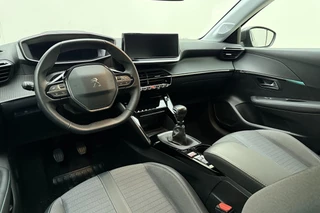 Peugeot 208 PureTech 100pk Allure Pack | Navigatie | Trekhaak | Achteruitrijcamera | Stoelverwarming | Climate control | Cruise control | Apple Carplay/Android Auto | Lichtmetalen velgen / 17