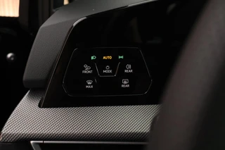 Volkswagen Golf 1.5 272pk eHybrid GTE Trekhaak 360Camera Memory Leder Stoelventilatie HUD Navigatie Panoramadak / 19