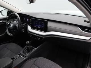 Skoda Octavia Combi 1.5 TSi 150 Pk First Edition | Stoelverwarming | Camera | Cruise Control | Navigatie | CarPlay | Matrix LED | 17 Inch | 60.639 Km !! / 34