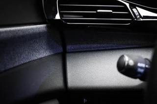 Peugeot 308 1.2 PureTech Allure Pack Business | ERGO COMFORT | CONNECTED SERVICES | DRAADLOZE LADER | STOELVERWARMING | CAMERA / 32