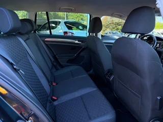 Volkswagen Golf 1.0 TSI Comfortline Business Camera Carplay Virtual dash / 17
