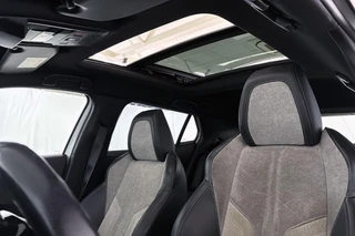Peugeot e-2008 EV GT Pack 50 kWh Panoramadak Adaptieve Cruise Stoelverwarming / 9