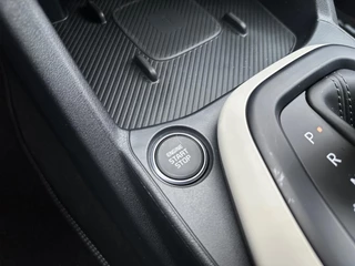 Kia K4 1.0 T-GDi MHEV GT-Line Launch Edition (pano) | Stoel & stuurverwarming | Wireless carplay/android auto | Fabrieksgarantie t/m 6-2036 +3x 1 jaar* | metallic lak | NAP / 32