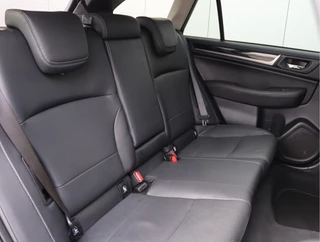 Subaru Outback 2.5i Premium  | Schuifdak | Trekhaak | Winterbandenset | H&K / 28