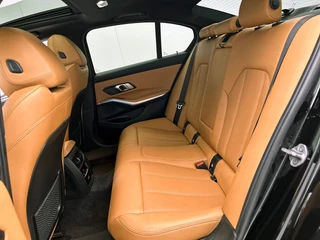 BMW 3-serie 320i M Sport | Schuifdak | Camera | HeadUp Display | Stoelverwarming | Memory Stoelen / 29