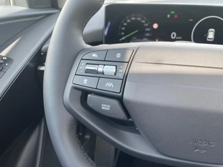 Kia Niro 1.6 GDi Hybrid DynamicPlusLine | Navigatie | Climate control | Elektrische bestuurders stoel | Schuif/kantel dak | Elektrische achterklep | DEMO / 16