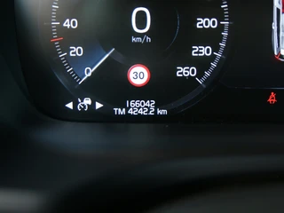 Volvo V60 2.0 T6 TE AWD MomPro / 7