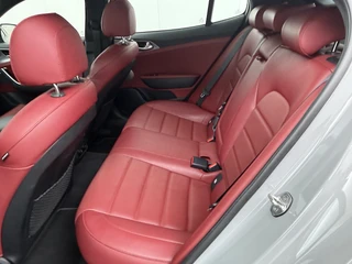 Kia Stinger 2.0 T-GDI GT-Line  - GT-Line - Leer -  Automaat - 256 PK - Panorama dak - Perfecte staat - / 34