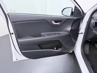 Kia Stonic 1.0 T-GDi MHEV DynamicLine  - Apple Carplay/ Android Auto - Cruise Control - Airco - Achteruitrijcamera - Fabrieksgarantie tot 02-2032 of 150.000km / 22
