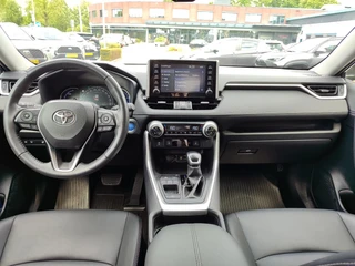 Toyota RAV4 2.5 HYBRID STYLE LEDER STOEL/STUURVERW PARK-SENSOREN EL-STOEL EL-ACHTERKLEP APPLE/ANDROID CAMERA CLIMA LED PRIVACY GLASS 17'' LM-VELGEN / 8