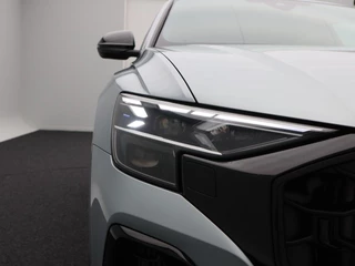 Audi Q8 60 TFSi e 490 Pk quattro S-Line Competition | Matrix Laser LED | Vierwielbesturing | B&O Audio | Valcona Leder | 22 Inch | Trekhaak | Head-Up | 20.328 Km!! / 12