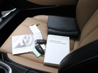 Hyundai Santa Fe 1.6 T-GDI PHEV Comfort Smart Sky | LEDER | PANO-DAK | TREKHAAK | KRELL AUDIO | CAMERA | STOEL/STUURVERW. | ADAPT. CRUISE | SOH 96.1% | / 26