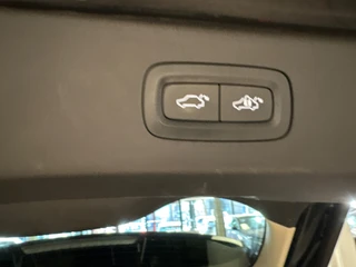 Lynk & Co 01 1.5 / Pano / Navigatie / Camera / Infinity / memory / Elek. klep / Apple carplay / 25